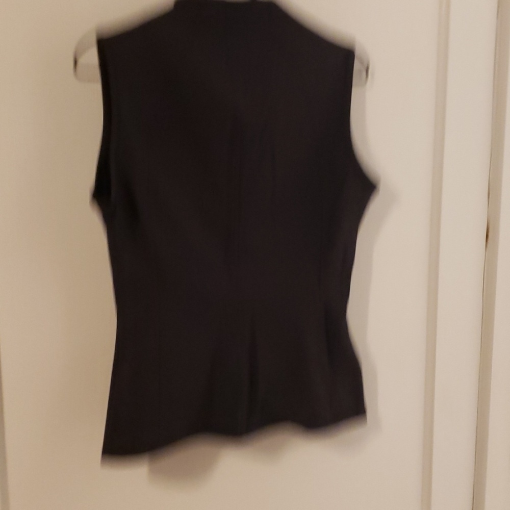 Vest - Picture 2 of 5
